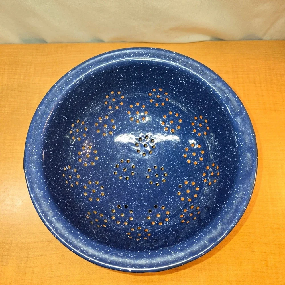 Vintage speckled blue enamelware colander strainer 9.5
